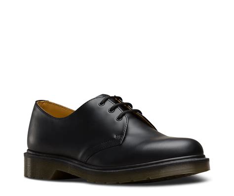 narrow fit smooth aw dr martens official site