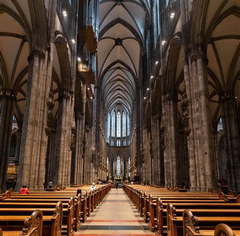 guide   cologne cathedral  germany