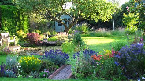 cottage garden  surrey  english country garden   seasons youtube