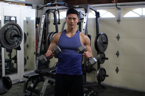 Homme asiatique gay