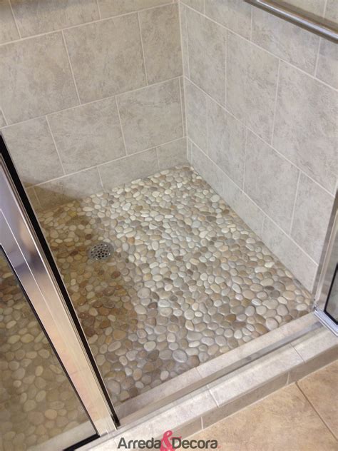 Visualizza altre idee su design del bagno, arredamento bagno, . Ciottoli di fiume beige chiaro