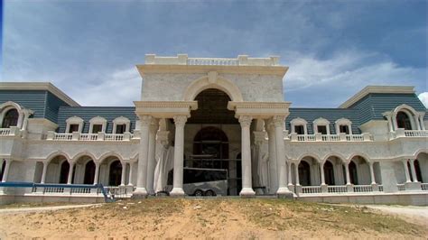 queen of versailles couple says they ll finish 90 000 square foot