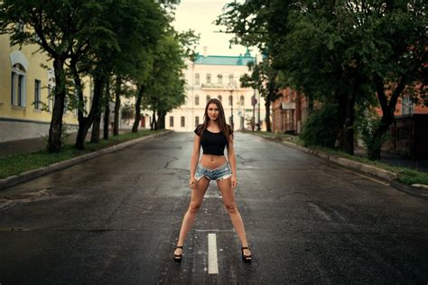 wallpaper brunette women outdoors belly road street jean shorts