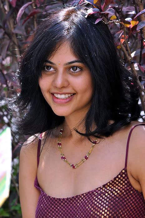 latest movies gallery south indian actress bindu madhavi hot gallery