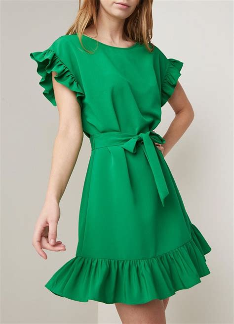 river woods jurk met ruches en strikceintuur groen de bijenkorf stijlvolle jurken outfits