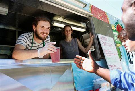 Dig In Food Truck Smoothie Operator Delivers Organic Locally Sourced