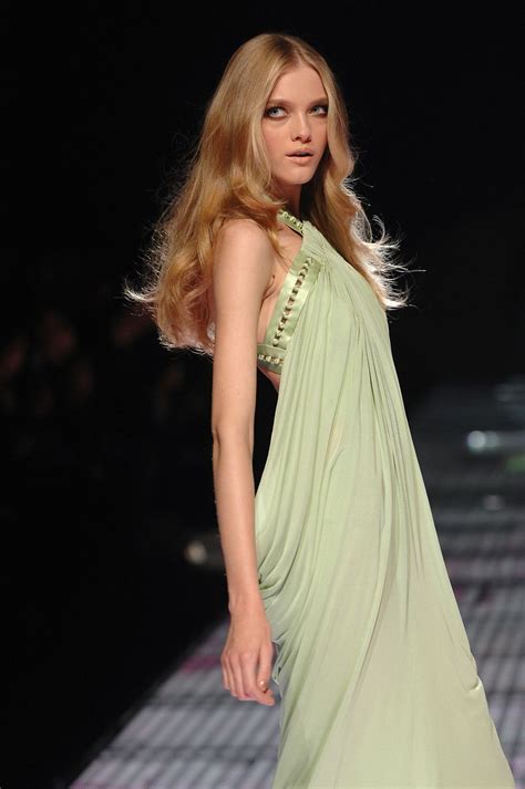 vlada roslyakova at versace spring 2008 fashion gorgeous gowns