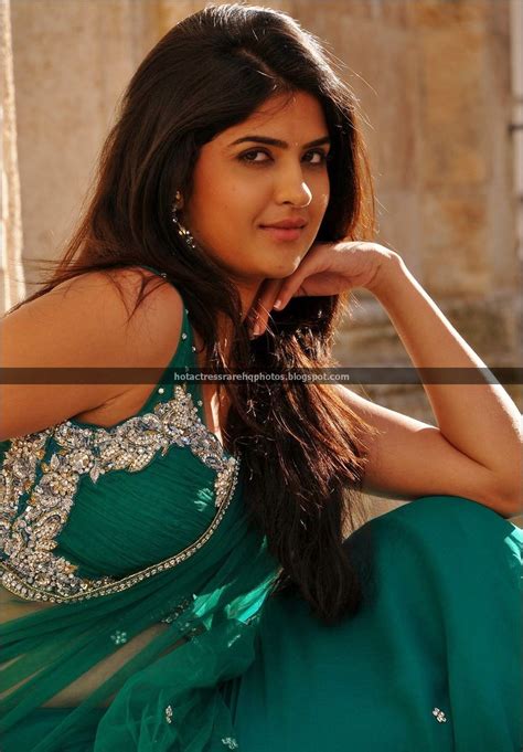 hot indian actress rare hq photos telugu actress deeksha seth hot hip show in green saree 5