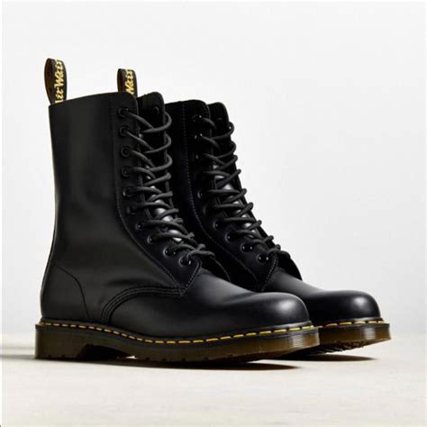 dr martens shoes dr martens boots color black size  docmartensstyle dr martens