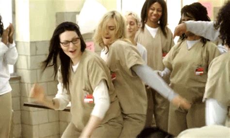 and then alex twerks up on piper best orange is the new black s