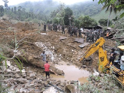 Sri Lanka Landslide 150 Houses Buried Death Toll Crosses 100