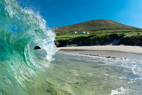beautiful wave at blasket island george karbus photography