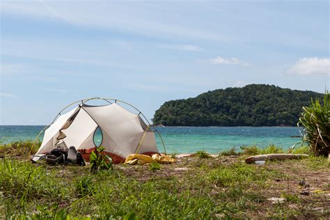amazing island camping locations  queensland fitzroy island