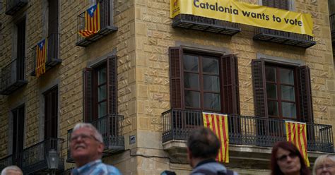‘i thought that barcelona was spanish tourists caught in catalonia