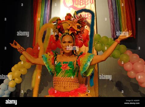 Un Filipino Transexuales Participar En Un Concurso De Drag Queen Show