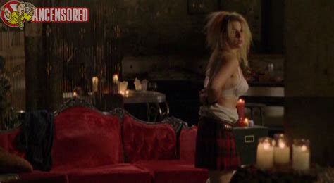 naked ari graynor in game 6