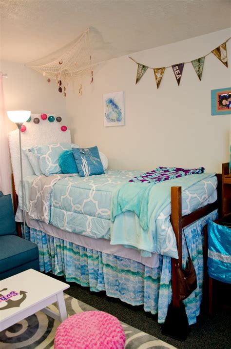see how 2 moms transformed their daughters dorm on a crazy thin budget