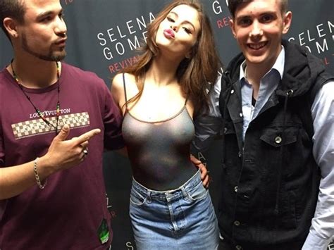 selena gomez shows her fans her boobs at a vip meet and greet