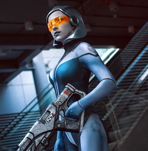 mass effect fan breathes life into this fantastic edi cosplay gaming
