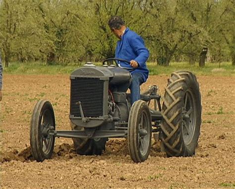 ferguson vintage tractors tractors classic tractor