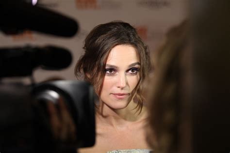 Keira Knightley S Eye Makeup Is Going To Haunt Your Dreams