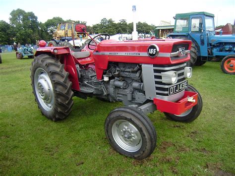massey ferguson  farm report point  farms pinterest tractor