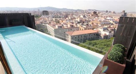 visiting barcelona booking  hotels  barcelona