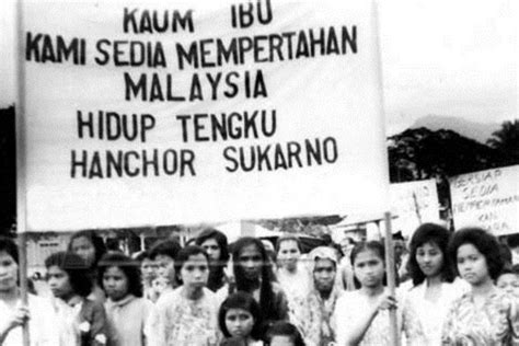 foto konfrontasi indonesia  malaysia