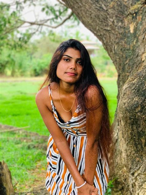 Sri Lankan Horny Busty Girlfriend Full Nude Photos Femalemms