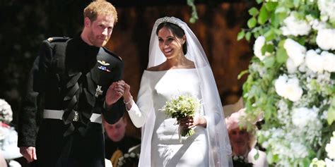 Meghan Markle S Wedding Bouquet Came Courtesy Of A Mystery Woman In Cream