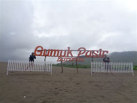 wisata gumuk pasir yogyakarta paket wisata gumuk pasir parangkusumo