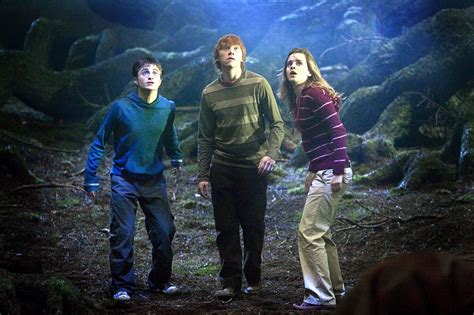 These Harry Potter Behind The Scenes Photos Of Hermione Harry And