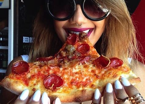 Hot Girls Eating Pizza Is Your New Favourite Instagram Account Sick