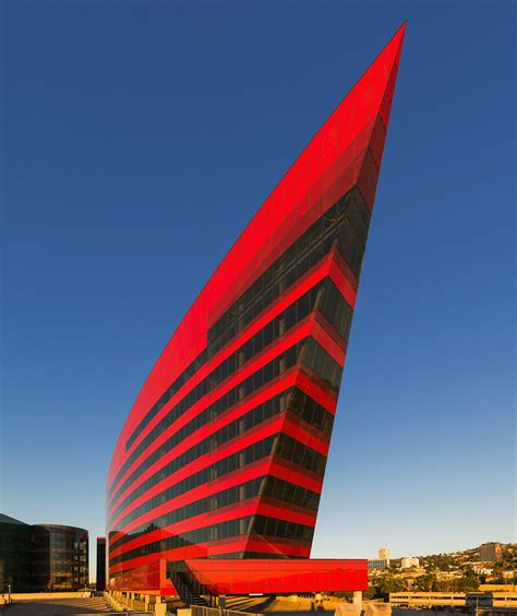 red building pacific design center pelli clarke pelli architects