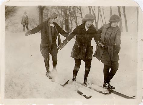 Vintage Ski Fashion – 48 Snapshots Of Female Skiers From The 1920s And