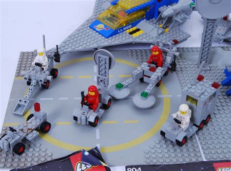 Lego Space A Good Collection Of Vintage 1980 S Legoland Space Sets And