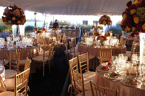 5 Tips To Help You Cater For Your Wedding Reception Professionally