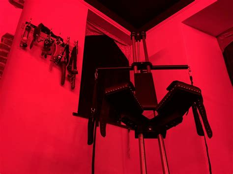 Pin On Bdsm Playrooms By Hoyt