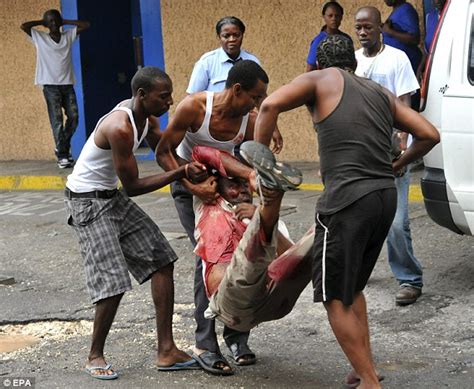 jamaica declares emergency as kingston drug gang attacks police station daily mail online
