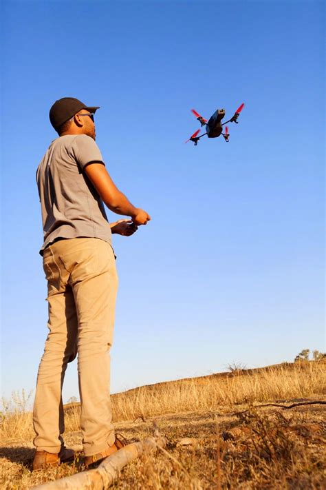 flying camera drone reviews    money  flying drones  breaking  law