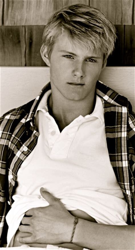 Man Crush Of The Day Actor Alexander Ludwig The Man