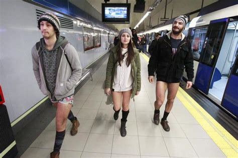 sin pantalones en el metro madrid el mundo