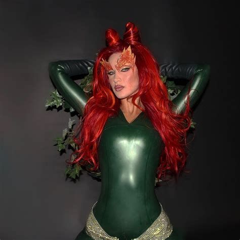 Bella Hadid Sexy Redhead With A Fiery Look At Halloween 15 Pics