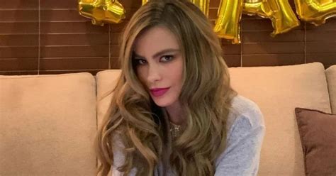 sofia vergara slammed by fans for showing maid in hot photo