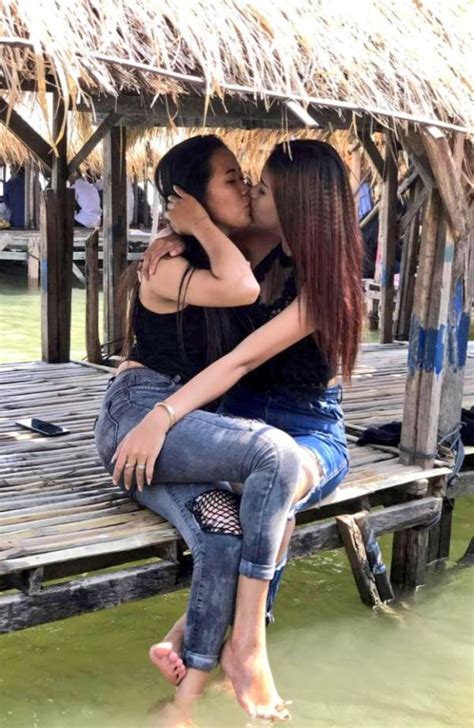 Referenzen Injizieren Einheit Lesbian Kiss Twitter Asiatisch Natürlich