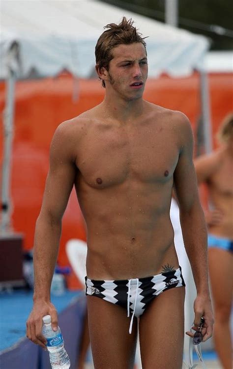 376 besten pool guys swimwear bilder auf pinterest speedos männer und heiße jungs