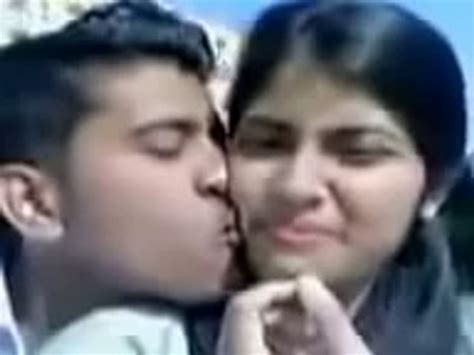 indian couple hot kiss by video vines video dailymotion