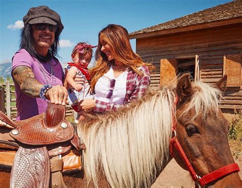 nikki sixx says he moved to wyoming for his daughter