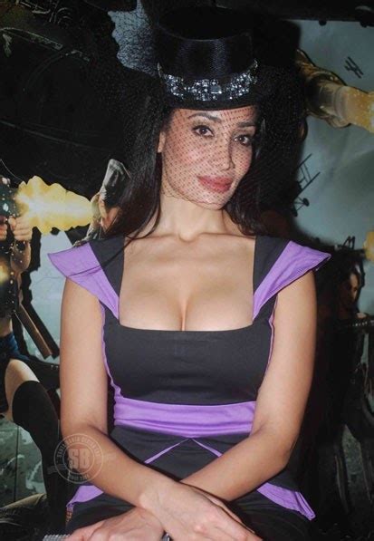 hot sofia hayat hanging breast and figure show celebrity boobs jobs