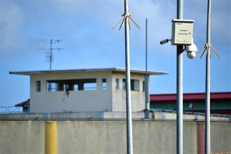 curacaonu bewaking gevangenis curacao schiet op drones knipselkrant curacao